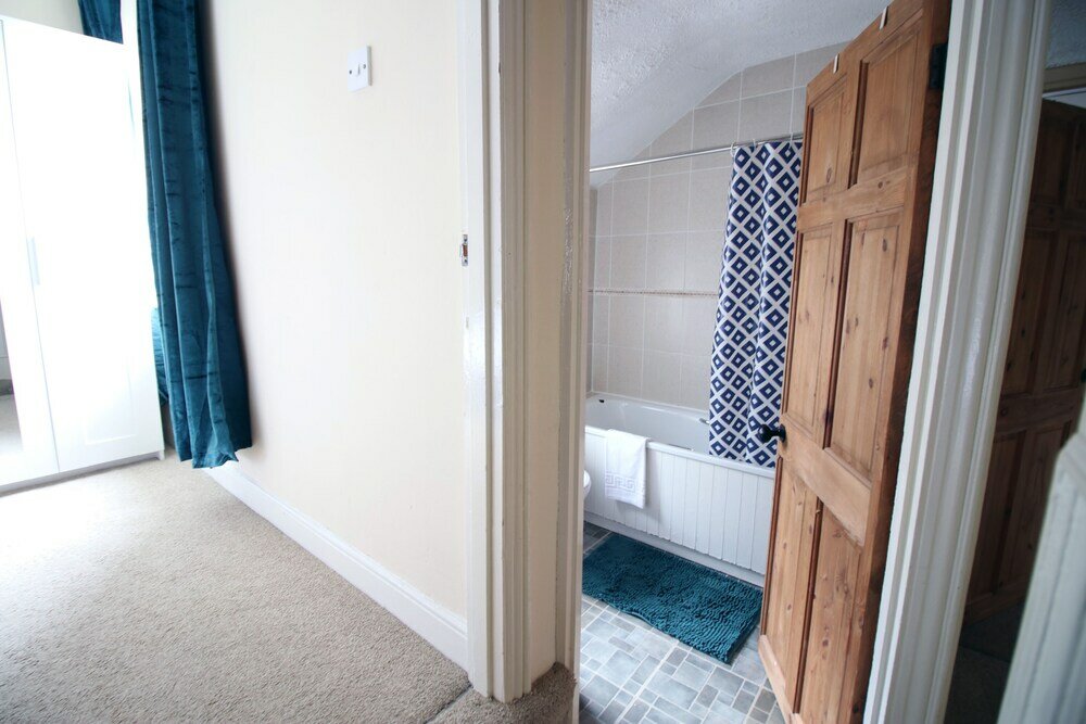 Фото Railway Street by Tŷ Sa