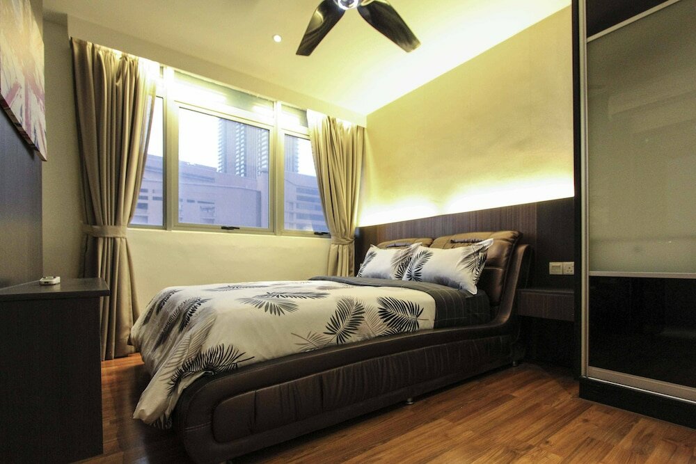 Фото Taragon Bintang Suites by StayHub Type 1