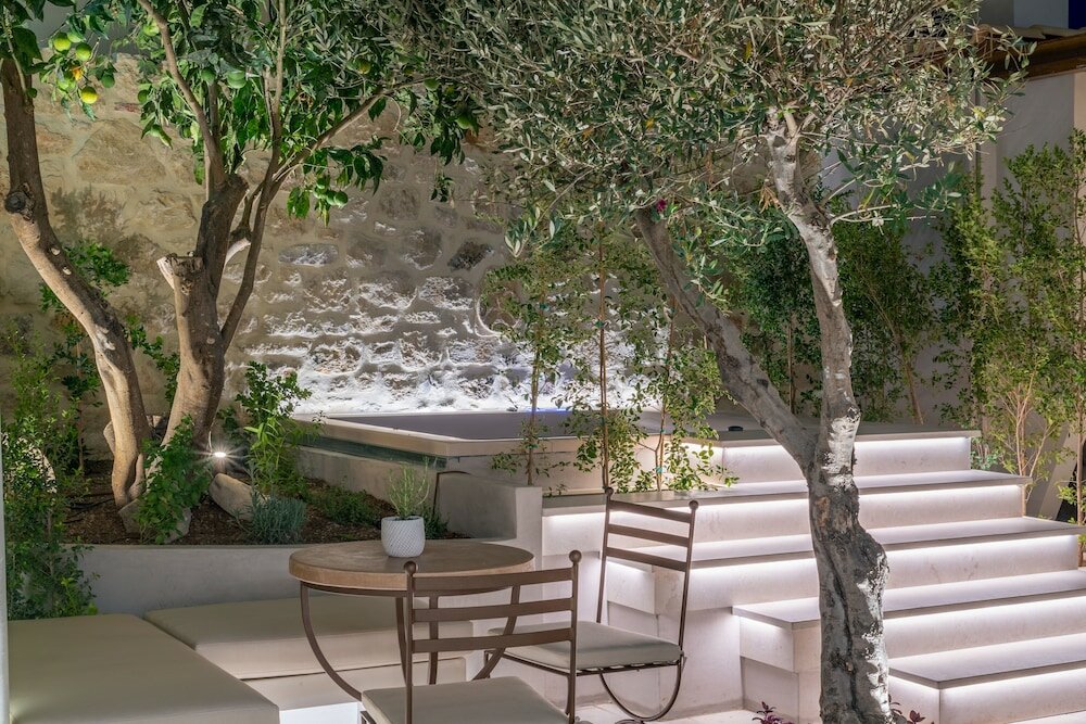 Фото Inotropes Boutique Suites - Adults Only