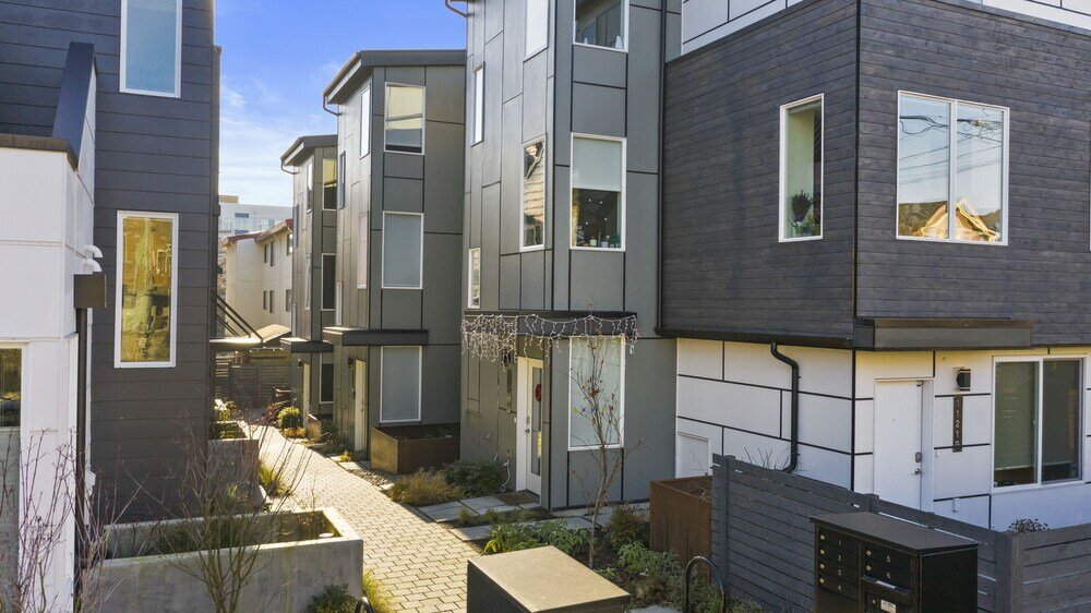 Фото Modern Sustainable Design in Ballard