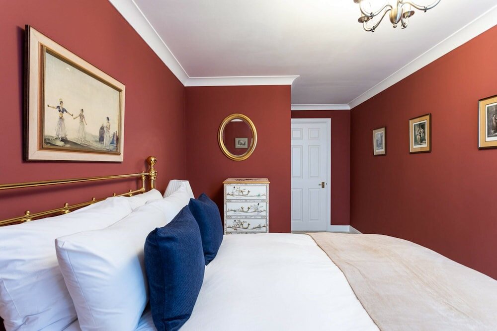 Фото Bright Tower Bridge Nest