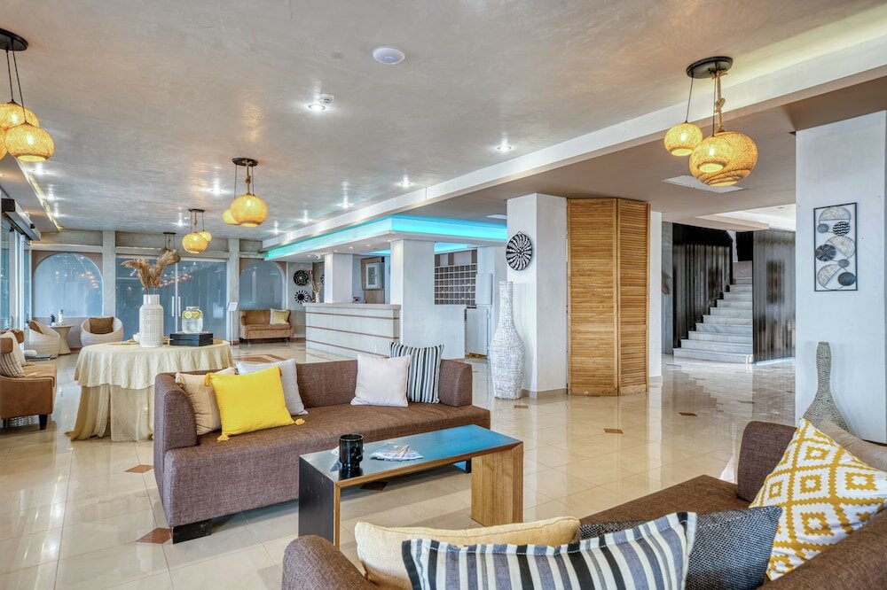 Фото Black and White Boho Resort