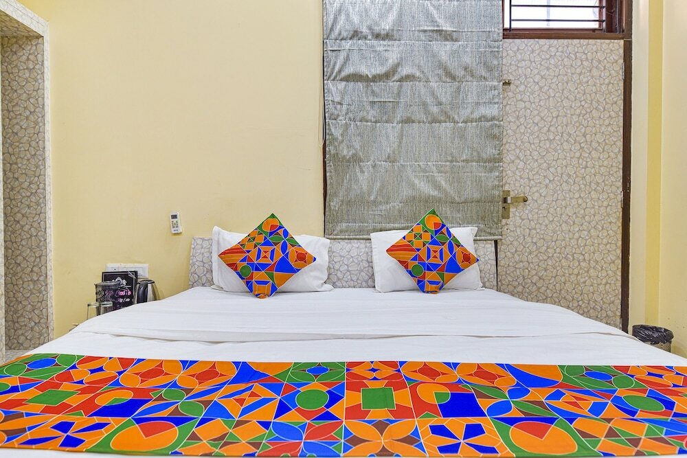 Фото Fabhotel The Castle Homestay Inn