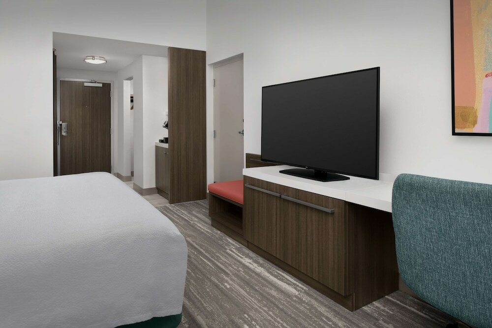 Фото Hilton Garden Inn Pensacola Downtown