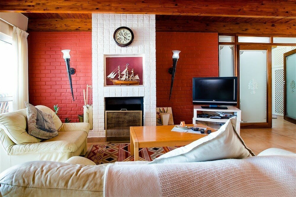 Фото Swept Away Guest House