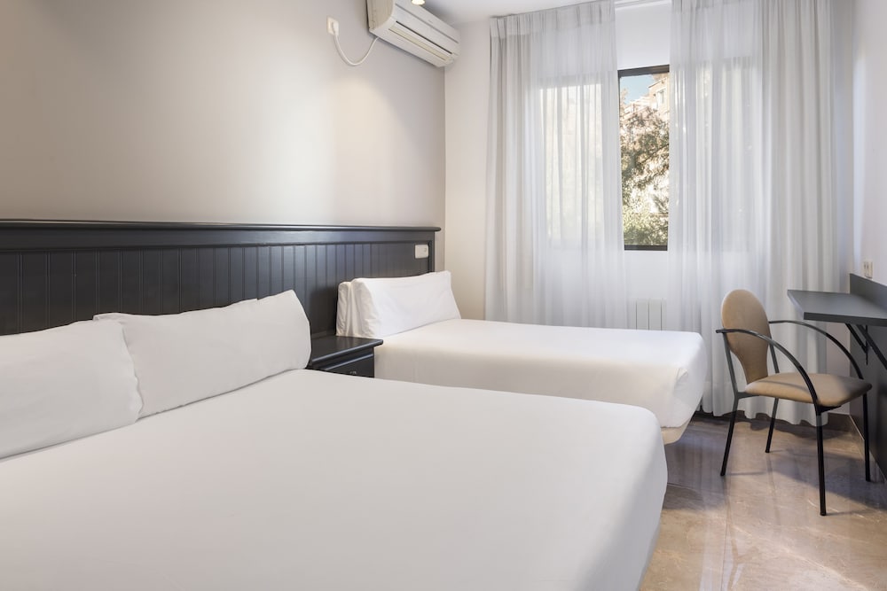 Фото Hotel Victoria Valdemoro