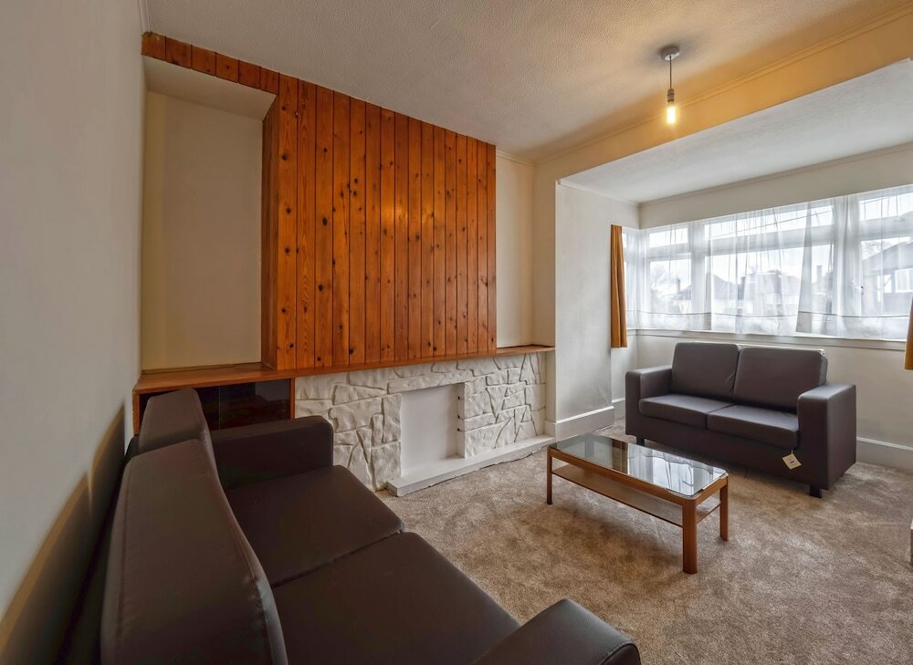 Фото 2 Bedroom Apt in Residential Locality