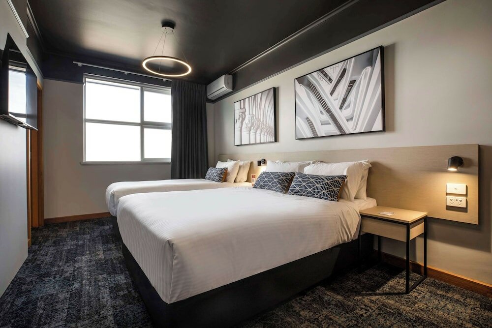 Фото Nightcap at Empire Hotel