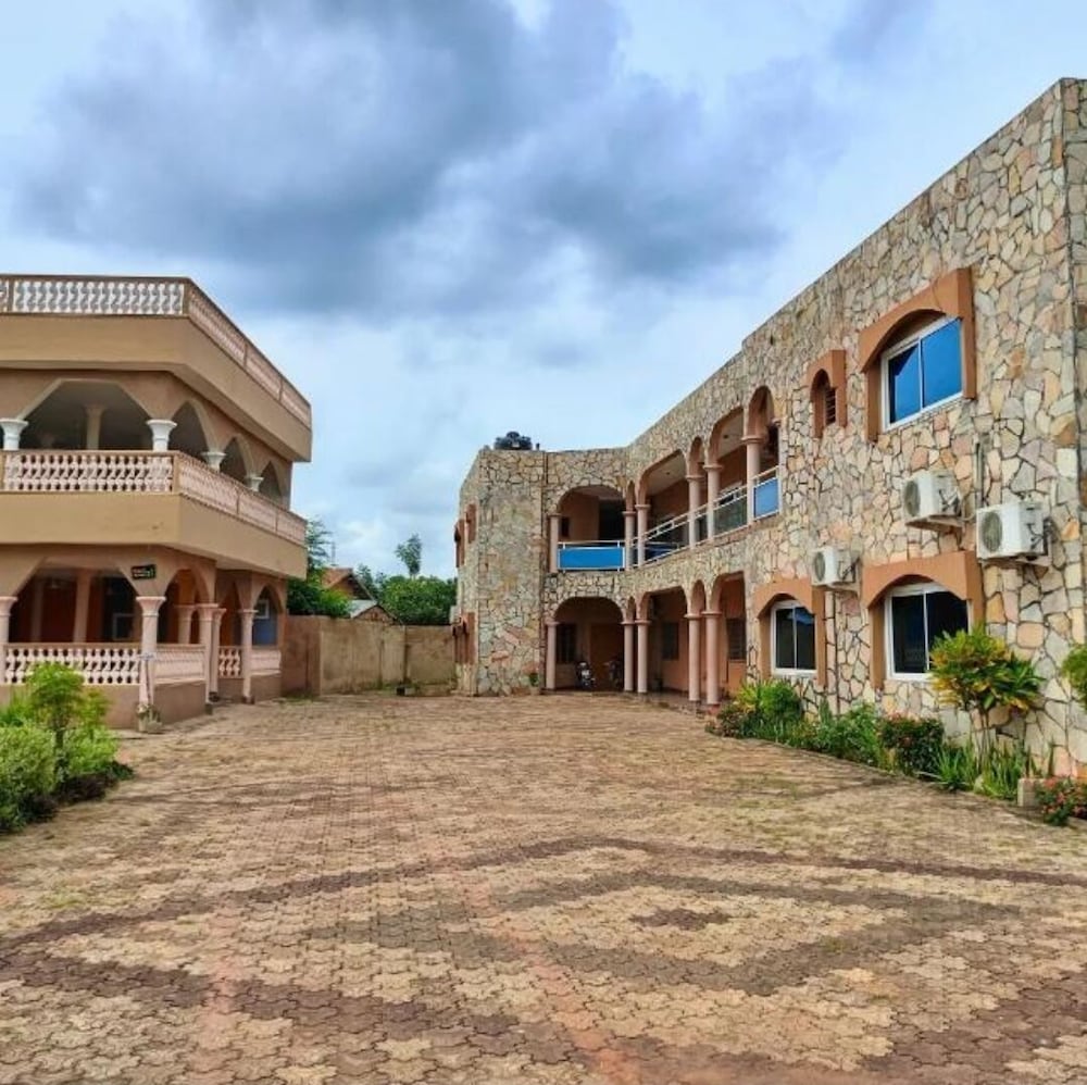 Фото отеля 1