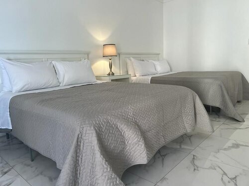 Гостиница The Sunset Stay BnB в Нассау
