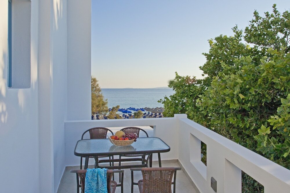 Фото Colosseo Studios & Apartments