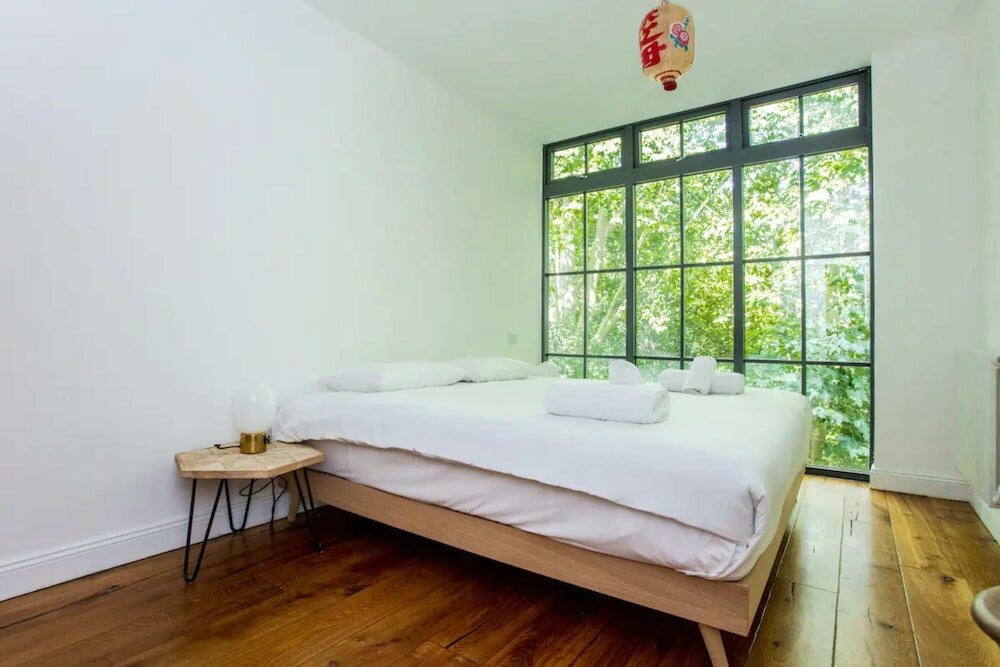 Фото Cosy 2 Bedroom Apartment With Great Outdoor Balcony