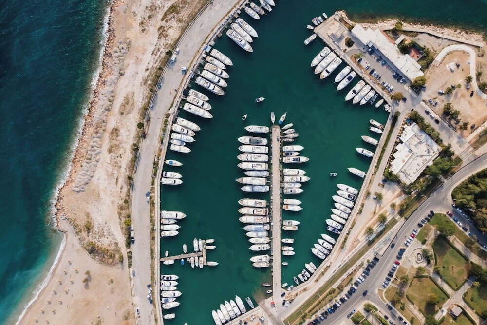 Фото Kreoli Suites Glyfada