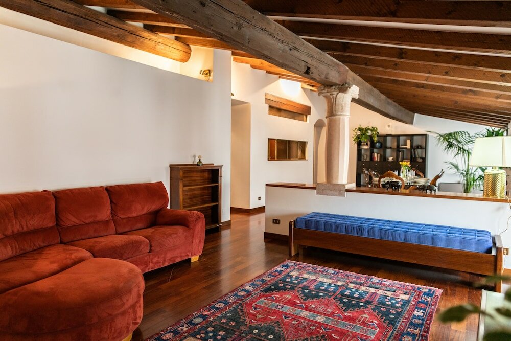 Фото Prestigious Residence Brà with a turret overlooking Verona