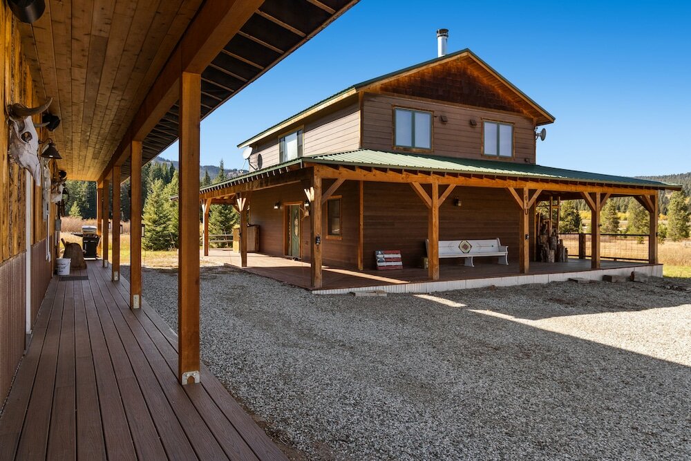 Фото The Big House at Bunk House