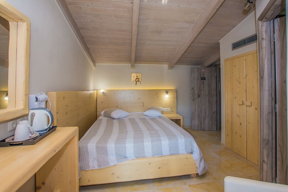 Фото Отель Iniochos