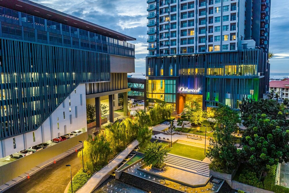 Фото Oakwood Hotel and Residence Sri Racha
