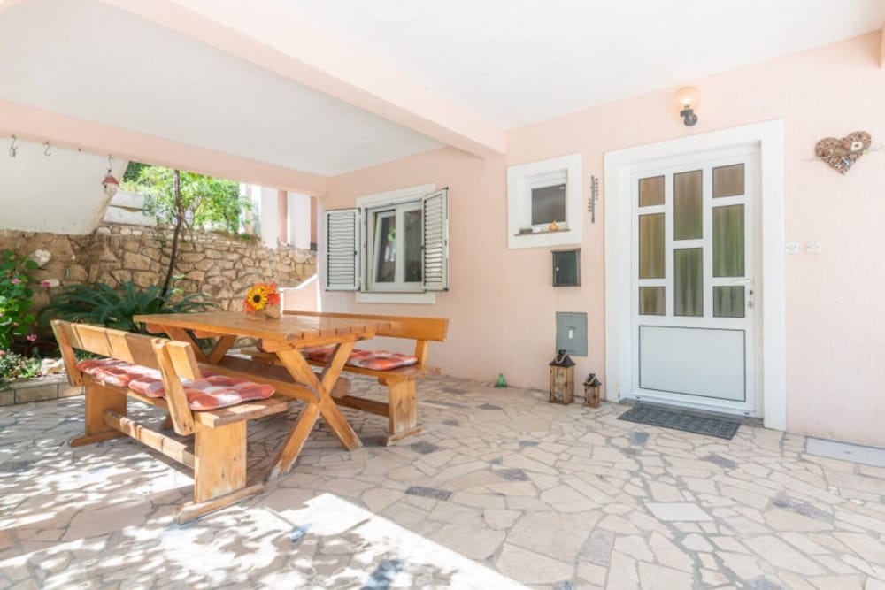 Фото Barbara - Steps From the Beach - A1