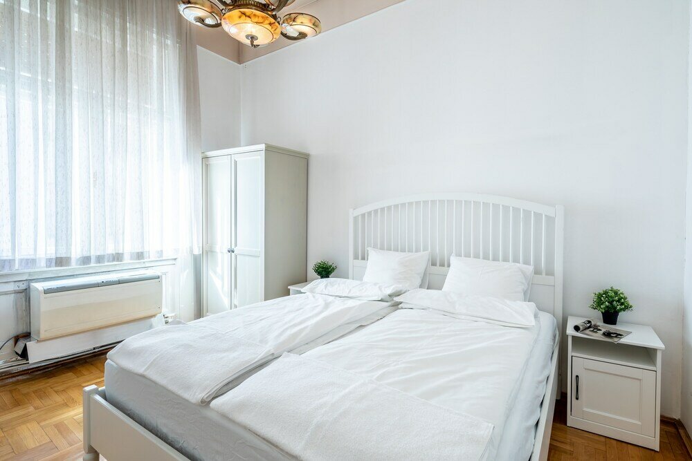 Фото Huge Apartment in the city center