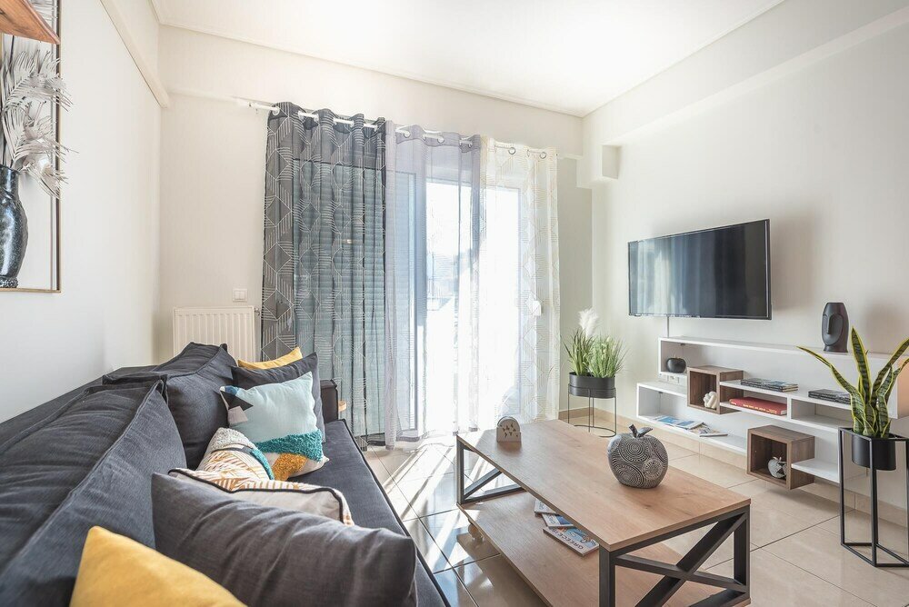 Фото Elegant Home With Balcony by Cloudkeys