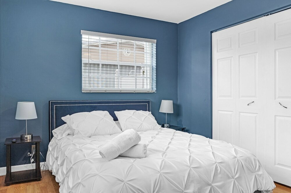 Фото Dania Hills w Pool 10 min to Beach