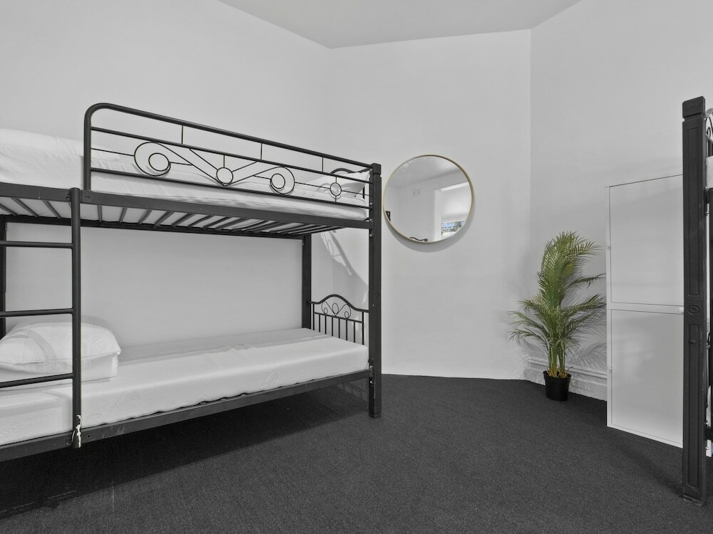 Фото Venus Potts Point - Hostel - Women only