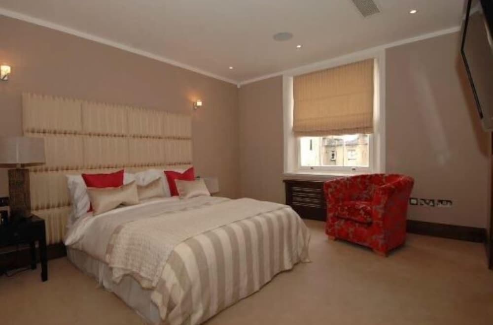 Фото Апартаменты 22 Queensberry Place