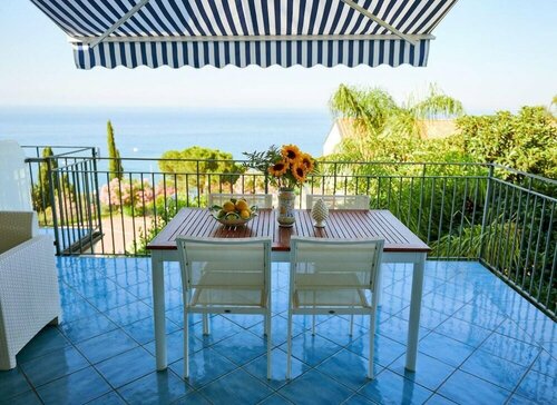 Гостиница Beautiful House in Cefalu With Infinity Pool