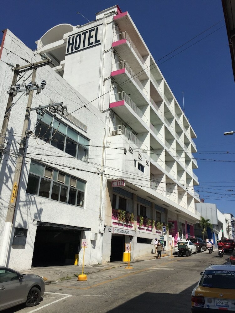 Фото отеля 3