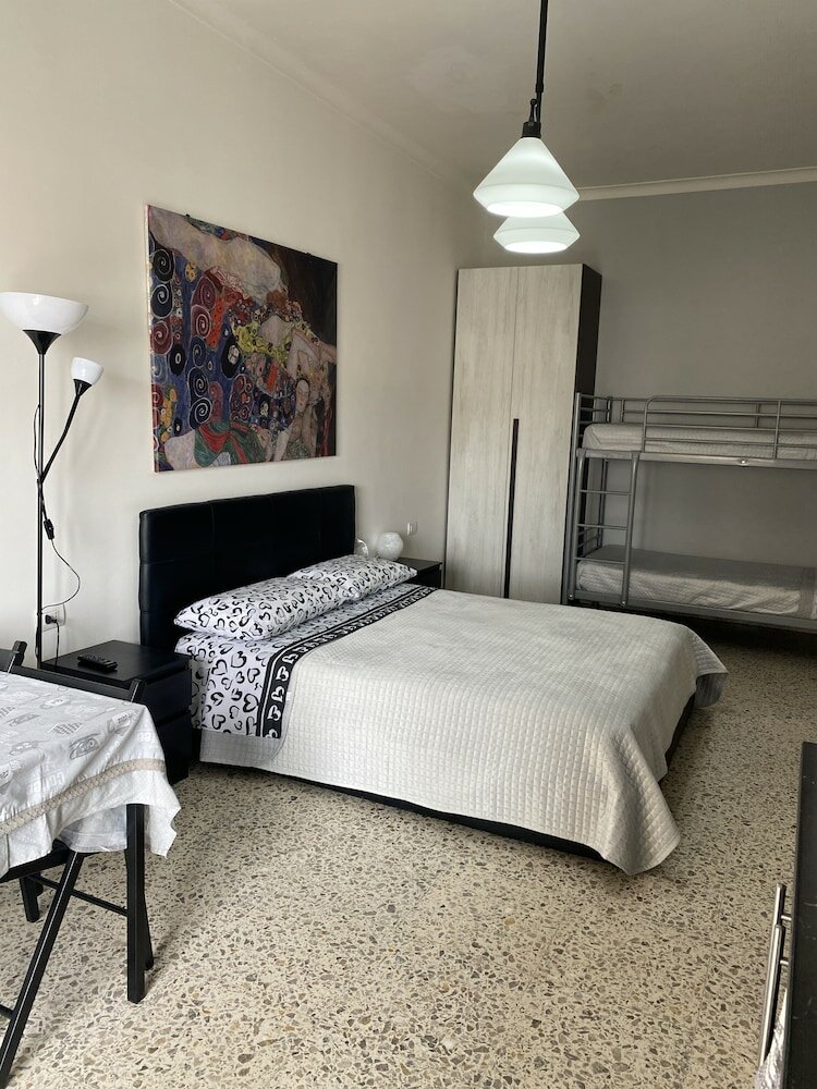 Фото Ottieri Apartment Napoli