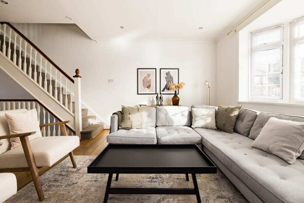 Фото The Mill Hill Wonder - Inviting 3bdr House With Garden