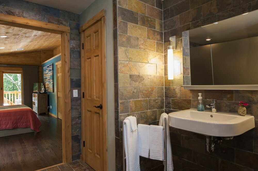 Фото Chatfield Hollow Inn