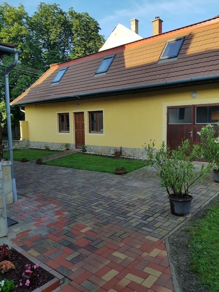 Фото Tulipán Vendégház