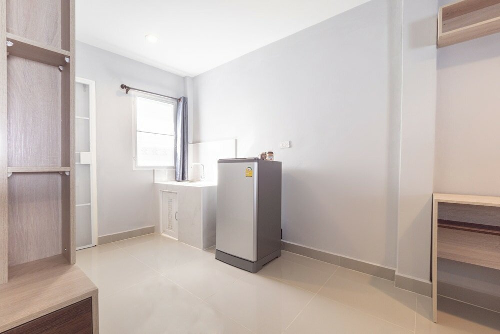 Фото Oyo 75383 Danthip Place