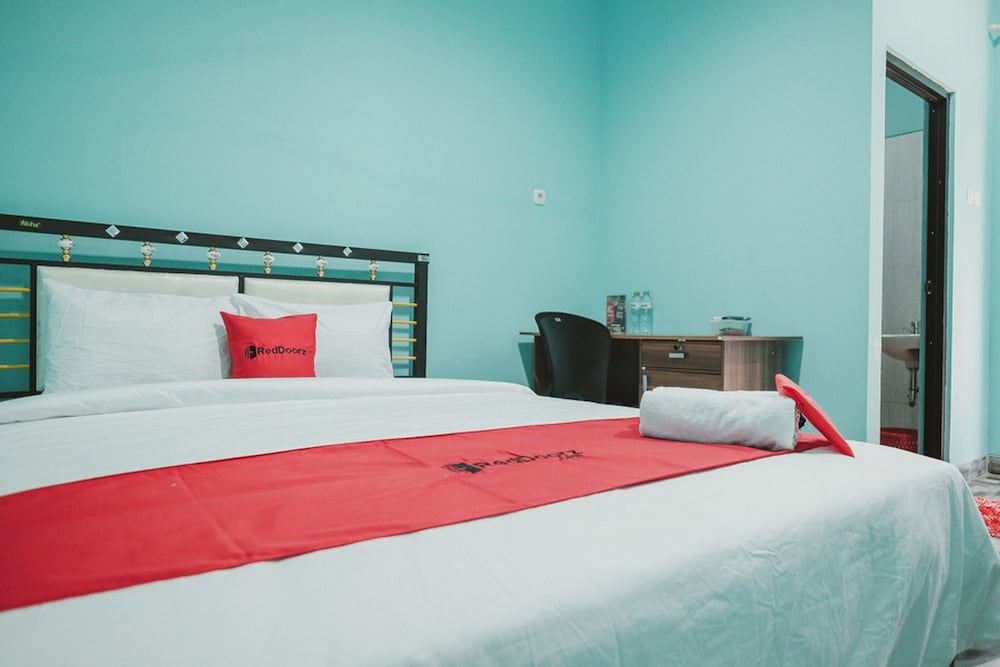 Фото RedDoorz near Rsud Koja