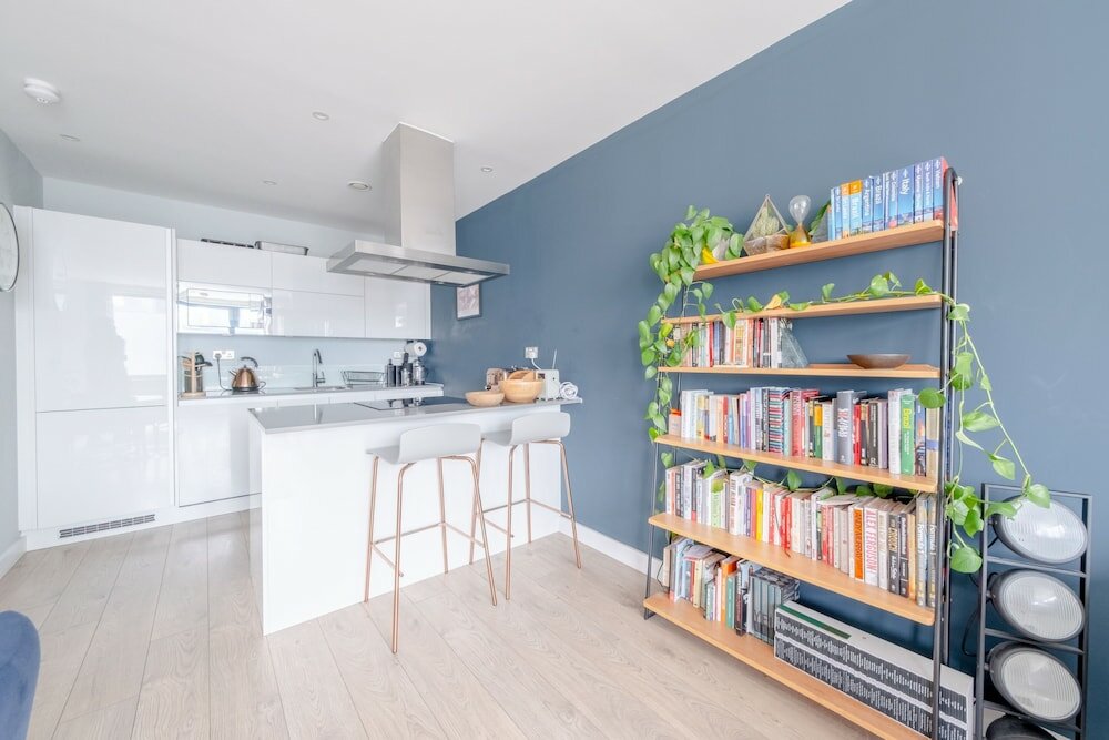 Фото Light & Spacious 1bedroom Flat With Balcony - Mile End