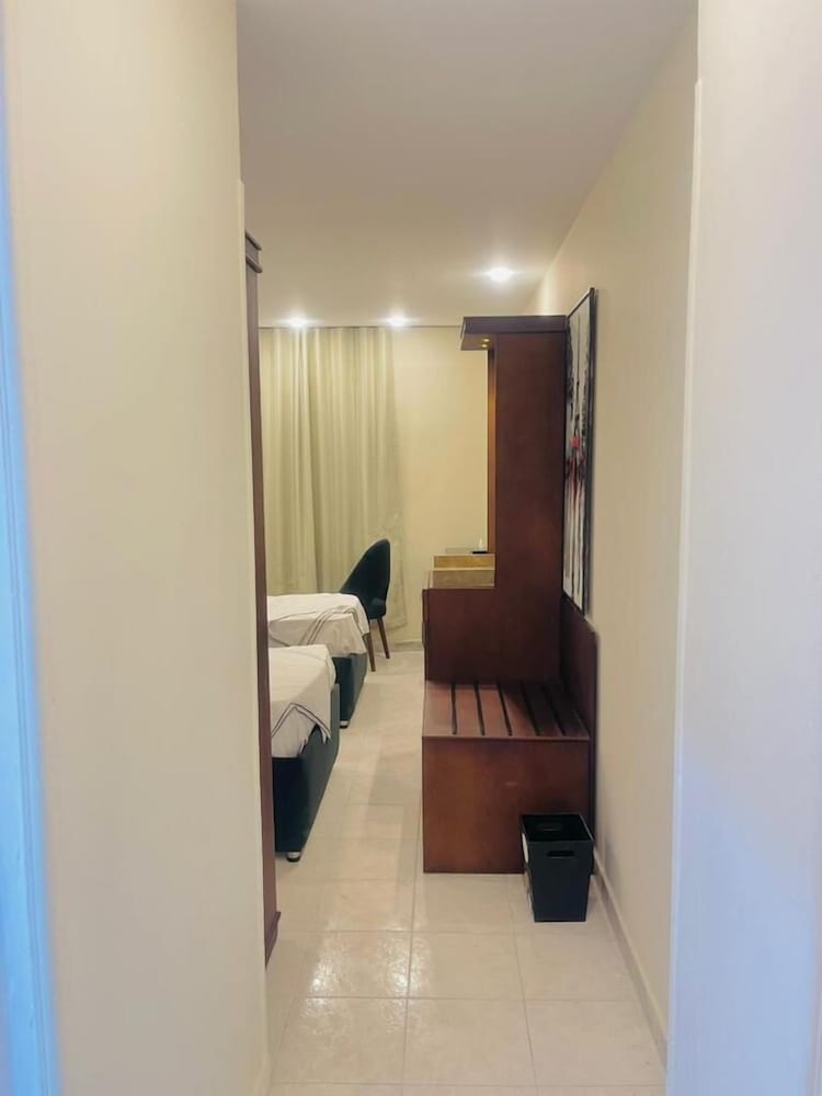 Фото Karnak Hotel