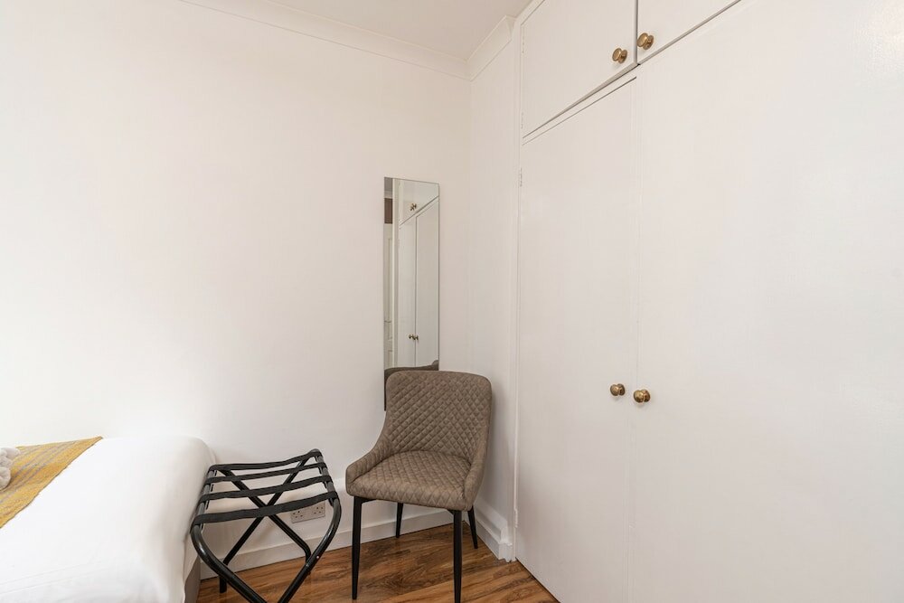 Фото Lovely Apartments in Landward Court