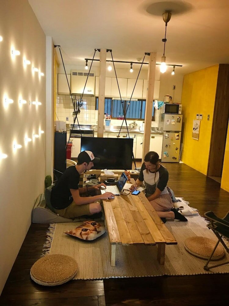 Фото Mad Cat Hostel Osaka & Bar