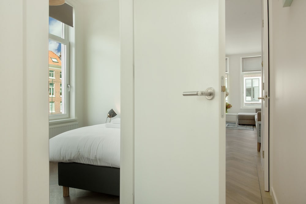 Фото Stayci Serviced Apartments Denneweg