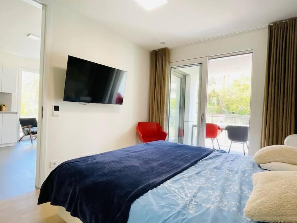 Фото Lux Green Flat in Center-Parking&Terrace