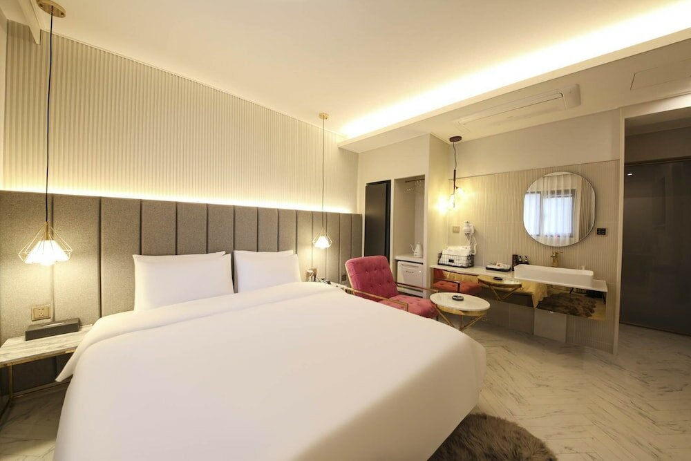 Фото Denbasta Signature Hotel