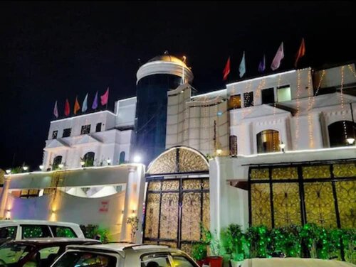 Гостиница Goroomgo Mandakini Royale Kanpur в Канпуре