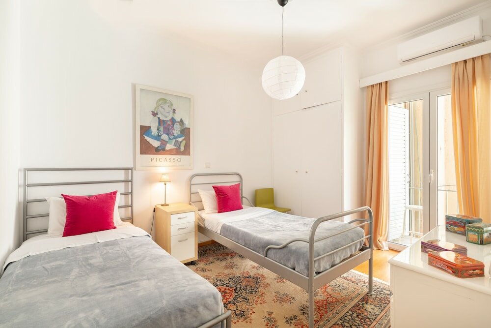 Фото Vibrant in Pangrati by Athenian Homes