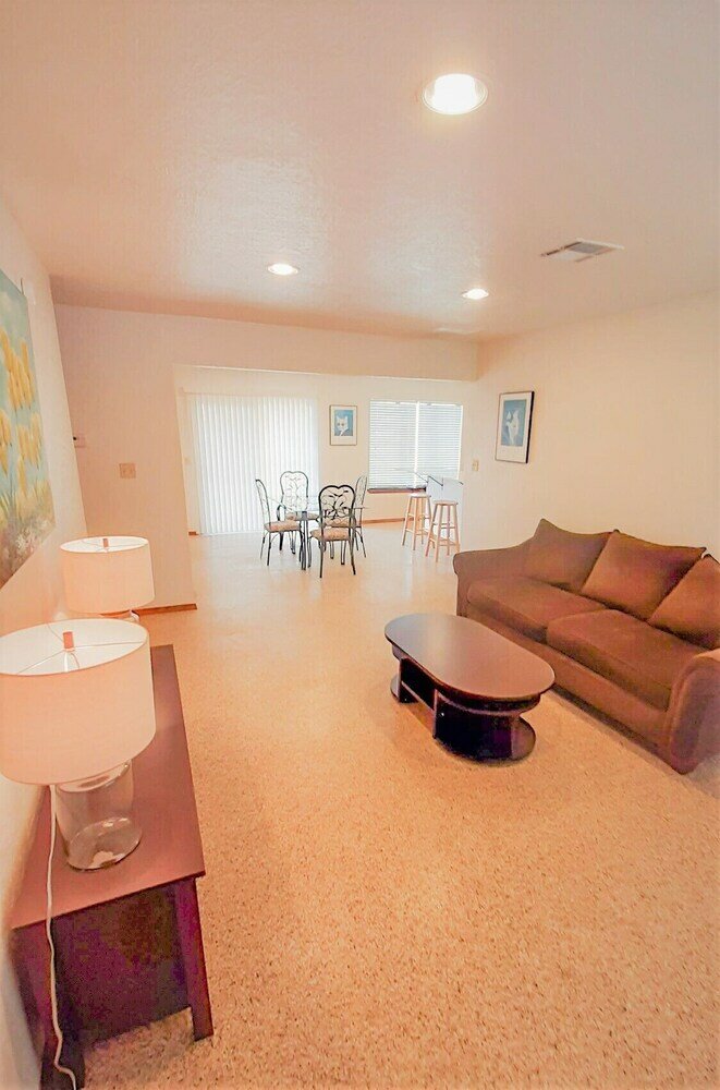 Фото Garage Studio near Oushc Hospital