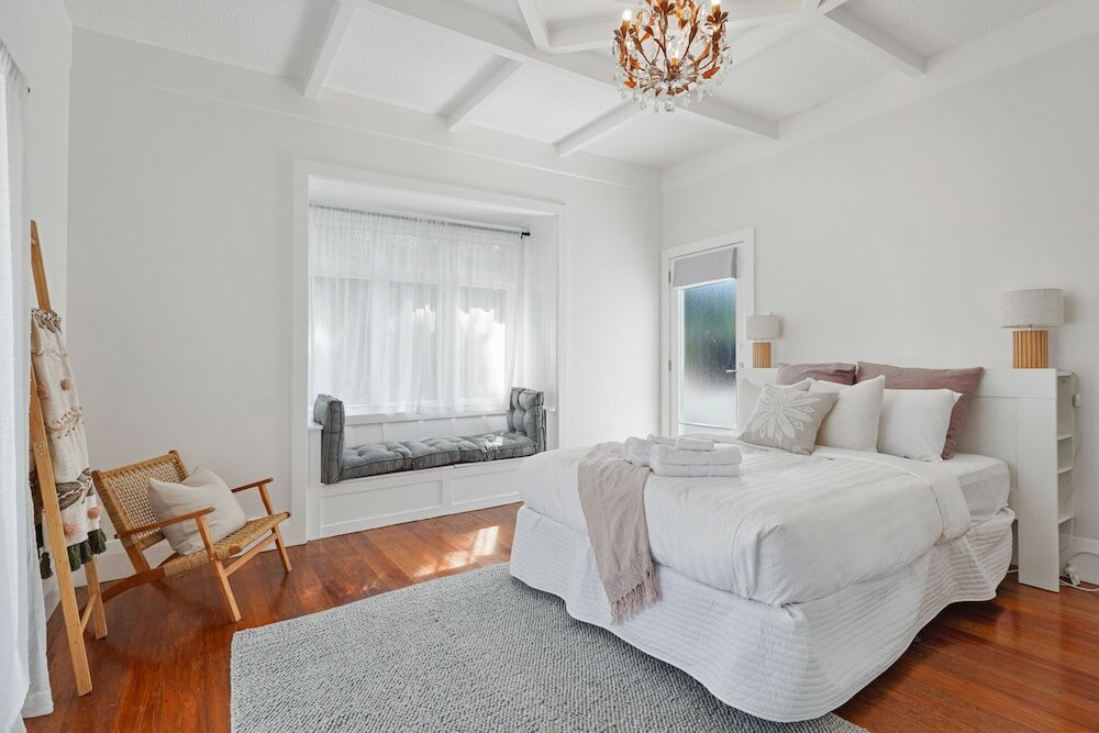 Фото Grey Lynn - Grandeur - Cafe Lifestyle