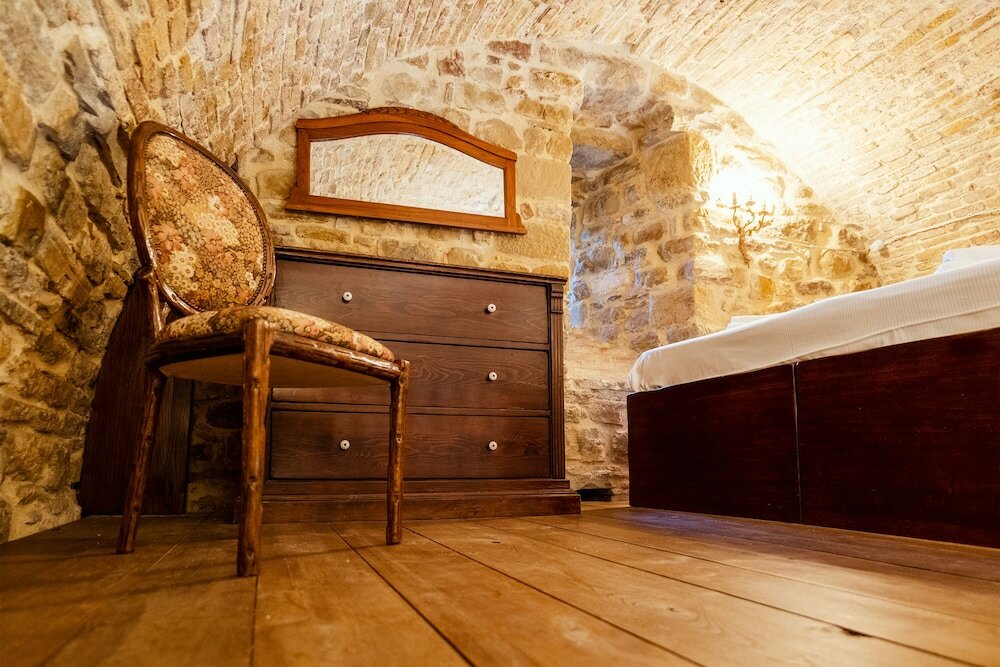 Фото Castello di Cisterna Umbria