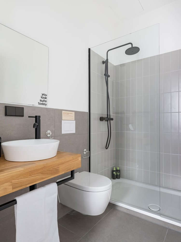 Фото Limehome Augsburg Annastraße