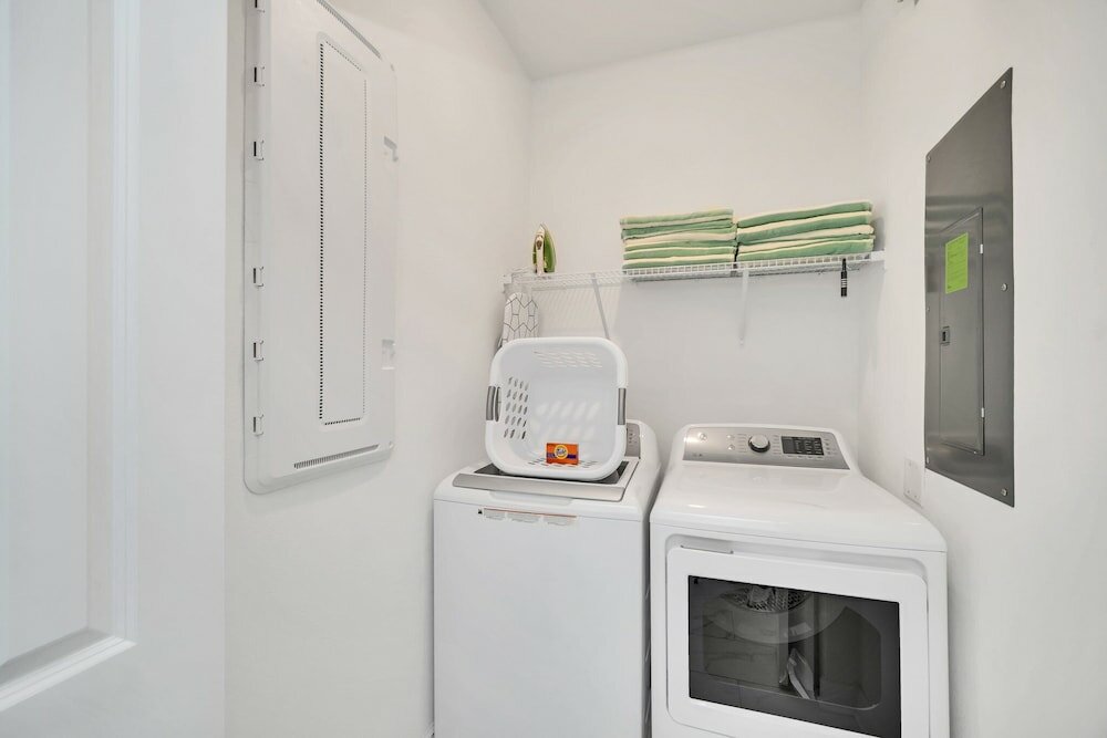 Фото 4200 Paragraph Drive