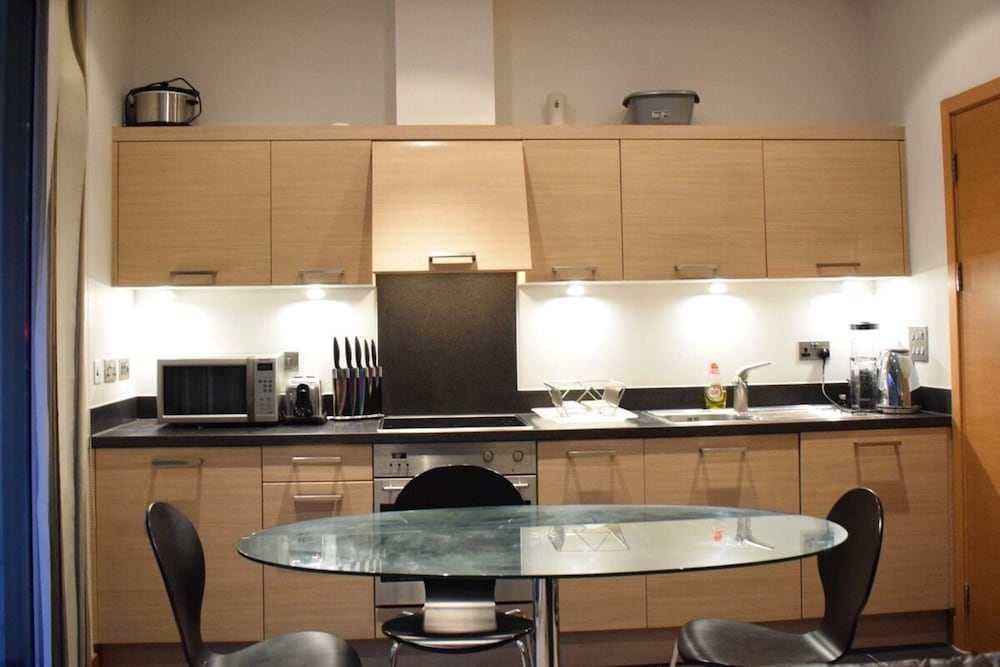 Фото Minimal Studio With Views Over Battersea Park